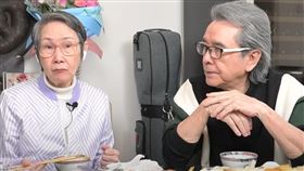 姜大衛（右）表示老婆李琳琳（左）罹患肺炎卻拖了16天才就醫。（圖／翻攝自YouTube）