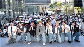 ARKis與KISS（粉絲名）大合照。（圖／踢帕娛樂）