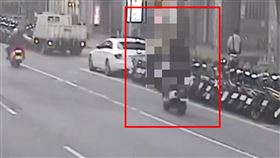 新北,土城,少年,疊羅漢,微型電動二輪車。（圖／警方提供） 