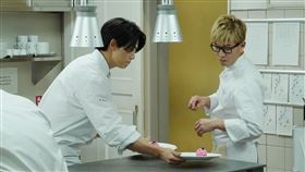 ▲電影請來韓團「2PM」成員玉澤演（左）首演日片，跟木村拓哉日韓男神夢幻聯動。（圖／采昌國際多媒體提供） 