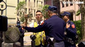 游智彬聲援亞亞鬧場被架走