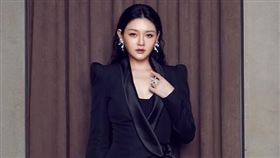 大S因病逝世，許多網友至今仍難以相信。（圖／翻攝自臉書）