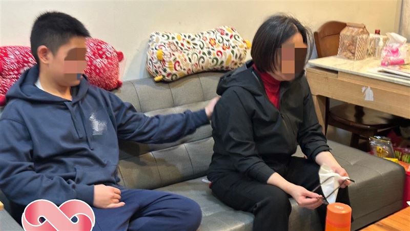 罹癌婦「被離婚」與國中兒陷愁雲慘霧