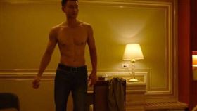 劉冠廷身材十分精壯但鮮少展現。（圖／翻攝自CATCHPLAY ）