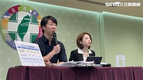 ▲民進黨由發言人吳崢(左)、韓瑩召開「藍白惡砍台電補助 不顧民生只為鬥爭」記者會。（圖／記者高逸帆攝影）