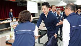 蔣萬安同框王鴻薇出席與里長有約活動，但市府照片中卻巧妙避開王鴻薇的身影（圖／台北市政府提供）