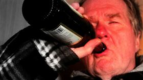 酒鬼,酗酒,喝酒,酒駕
圖翻攝自pixabay