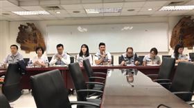 民進黨新北市議會黨團召開【藍白亂國會 罷免換立委】記者會（圖／翻攝畫面）
