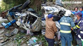 新竹縣,尖石鄉,司馬庫斯,乘客,駕駛,翻車,吊車▲圖片描述。（圖／翻攝畫面）