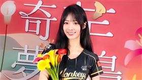 樂天女孩嘎琳出席海芋季活動