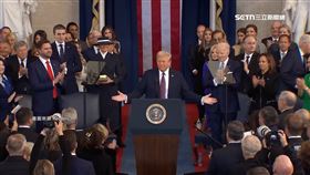 路透最新民調曝　川普施政滿意度上升至45%！