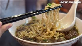 來自彰化員林牛肉麵插旗高雄，首推免費100碗被秒殺。（圖／翻攝畫面）