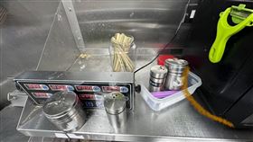 「涓豆腐」傳出有老鼠，顧客餐後上吐下瀉，衛生局稽查揪2缺失。（圖／北市衛生局提供）