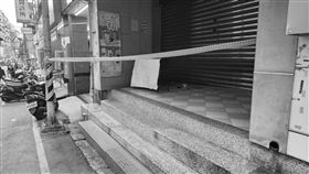 桃園女買手搖遇刺！嫌見她倒地揮刀自傷　疑同事求愛被拒惱羞行兇。（圖／翻攝畫面）