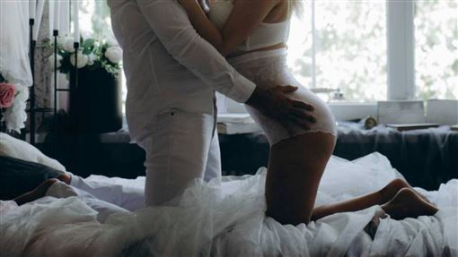 千萬富商出軌越南妹：用性愛麻痺自己