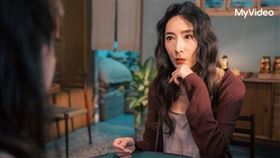 隋棠在《歡迎光臨 二代咖啡》大撲街。（圖／台灣大哥大MyVideo提供）