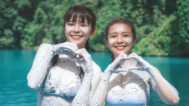 林萱瑜(左)2日回應和吳婉君(右)互退追蹤一事。(圖/翻攝自臉書)