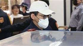 ▲黃子佼首度在媒體鏡頭前深深一鞠躬，似乎表達道歉之意。（圖／記者鄭孟晃攝影）