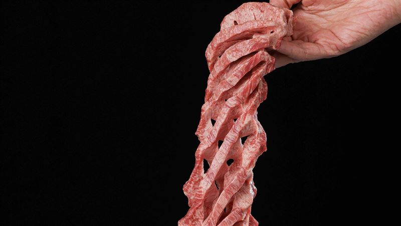 燒肉控必吃！現切帶骨牛小排、超長牛舌