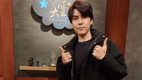 張志祺日前大方談整形。（圖／八大提供）