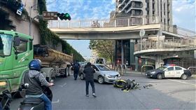 新莊環漢路車禍。（圖／翻攝畫面）