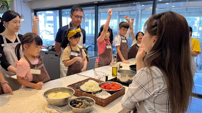 3寶媽曝漢堡DIY攻略　在家遛小孩超輕鬆