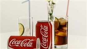 可口可樂公司近日在英國發布緊急召回通知，召回部分進口罐裝飲料。（示意圖／翻攝Pexels）