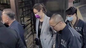 吳寶田父女訊後無保請回。（圖／翻攝畫面）