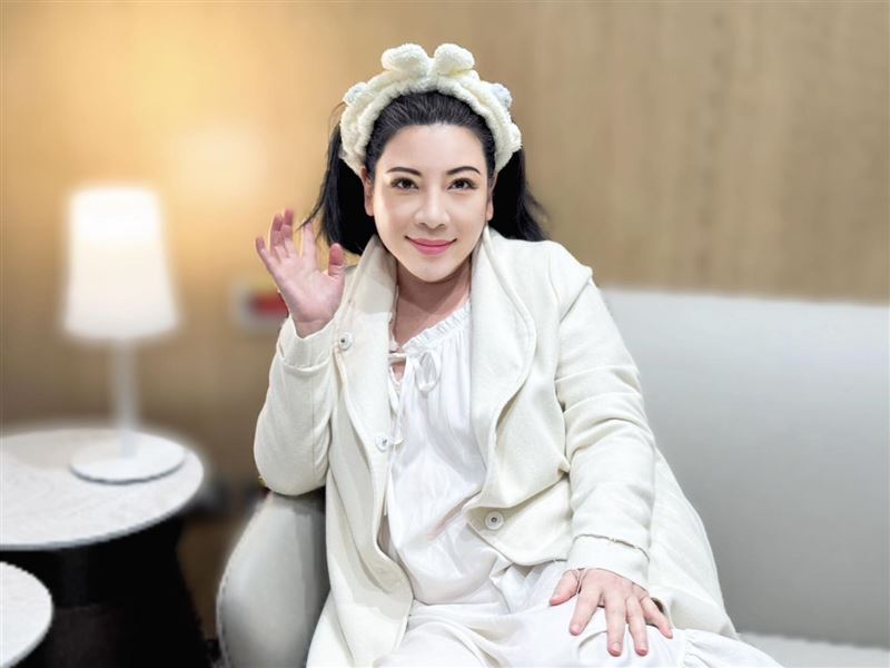 陳文茜主持《世界周報》20年。（圖／翻攝自陳文茜臉書）