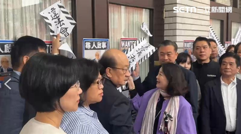 藍沒人來！綠占領主席台　柯建銘嗆傅崐萁