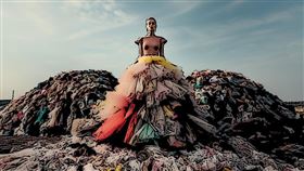 ▲ 美國時尚產業在關稅變動、環保法規與消費趨勢轉變下調整策略，尋找創新機遇以維持競爭力。（圖／永續新聞網官網） 