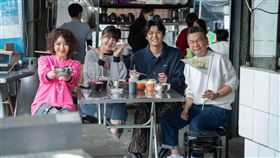 李芳雯(左起)、嚴立婷、風田、沈玉琳遊玩嘉義。（圖／東森綜合提供）