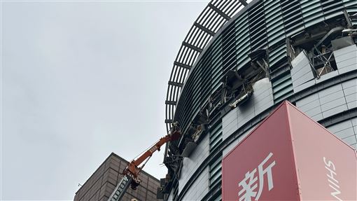 新光三越氣爆起訴13人！都發局：請記教訓