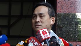 葉元之按鈴申告（圖／記者林恩如攝影）
