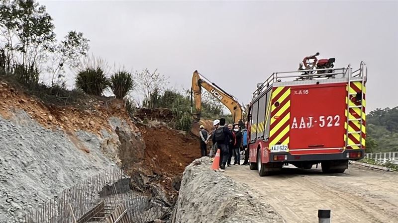 苗栗工人遭活埋！開挖救人⋯卻成冰冷遺體