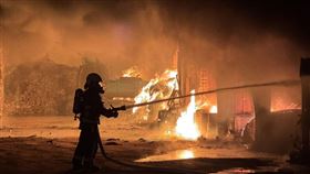 新／台中資源回收廠陷火海！消防急搶救中