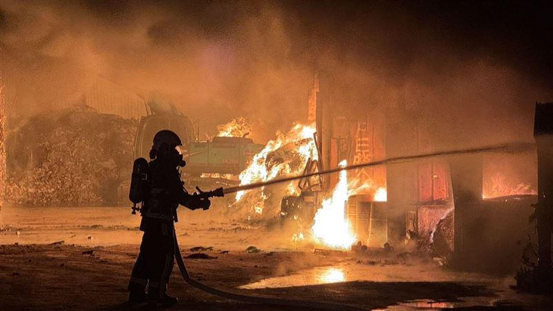 新／台中資源回收廠陷火海！消防急搶救中