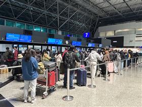 清明連假出國潮  國籍航空旅客智慧報到逾5成  歡迎旅客多加利用（業配勿用）