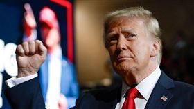 ▲川普主導美國喊撙節，德國卻破戒撒錢大反攻，謝金河：新霸主可能換人做了。（圖／翻攝Donald Trump的Facebook）