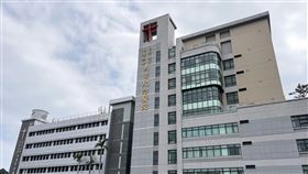 勇鷹高教機墜海事故  飛官林瑋出院空軍志航基地一架勇鷹高教機15日在台東都蘭鼻外海失事墜海，少校訓練官林瑋跳傘獲救，被送往台東馬偕醫院（圖）治療，17日出院。中央社記者盧太城攝  114年2月17日