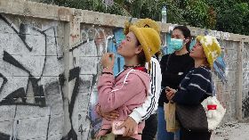 曼谷大樓倒塌受困工人親友含淚