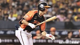 ▲中職36年開幕戰，統一獅三壘手潘傑楷敲出聯盟今年首安。（圖／記者劉彥池攝影）