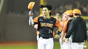 ▲中職36年開幕戰，統一獅中外野手陳傑憲進場。（圖／記者劉彥池攝影）