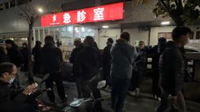 柯文哲送醫現場（圖／翻攝畫面）