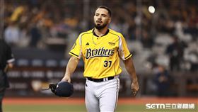 ▲中職36年，中信兄弟先發投手黃博多前5局飆了9次三振。（圖／記者劉彥池攝影）