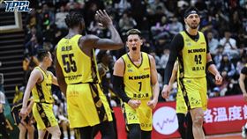 ▲「豪神」林書豪末節發威，單節豪取12分，還送出「再見抄截」。（圖／TPBL提供） 