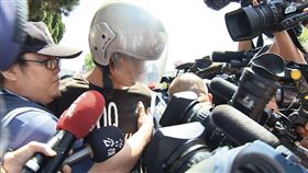 葉男落網後坦承犯案，卻辯稱只是拿刀輕戳死者幾下。（東森新聞提供）