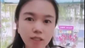 小微曾在直播自曝，嫁到台灣就是來搞錢，甚至，把台灣老公當跳板。（圖／翻攝自X）