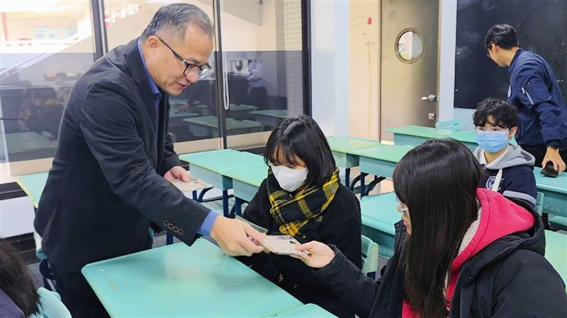 烏日分局長揭「直搗詐團經歷」高校生大讚