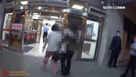 文 警開道救童1800